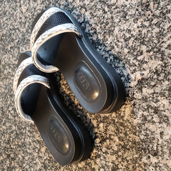 LOGO by Lori Goldstein - Picture 4 of 7